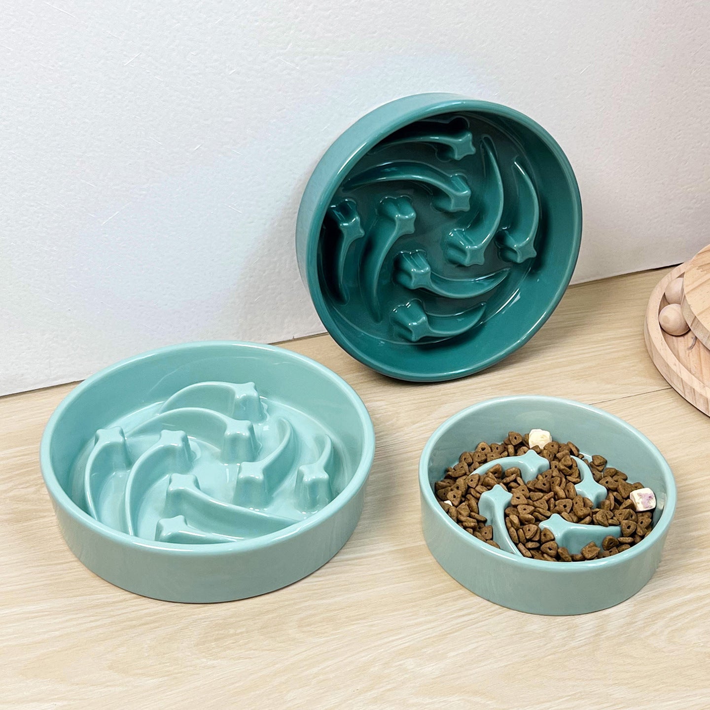 Slow-Eating Ceramic Pet Bowl